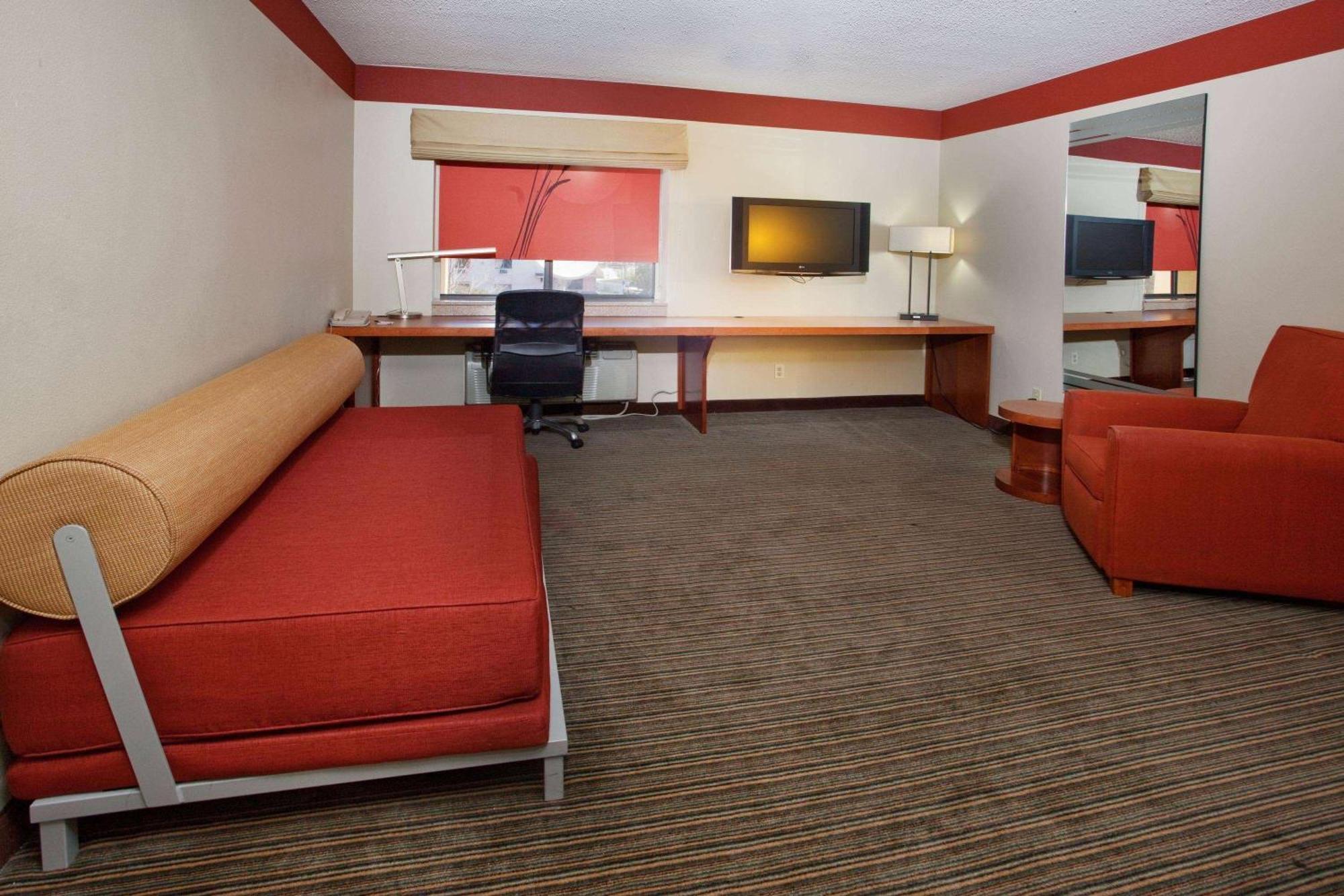 Travelodge By Wyndham Columbus State University Exterior foto